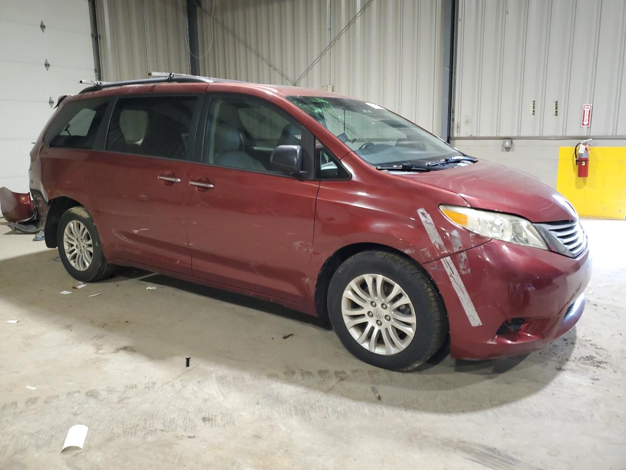 TOYOTA SIENNA XLE