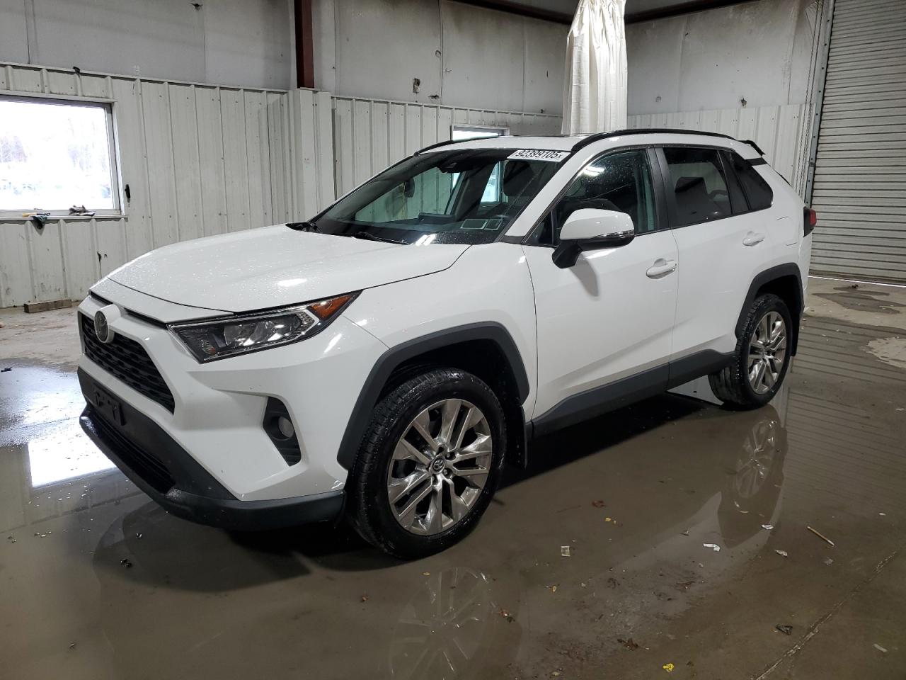 TOYOTA RAV4 XLE PREMIUM