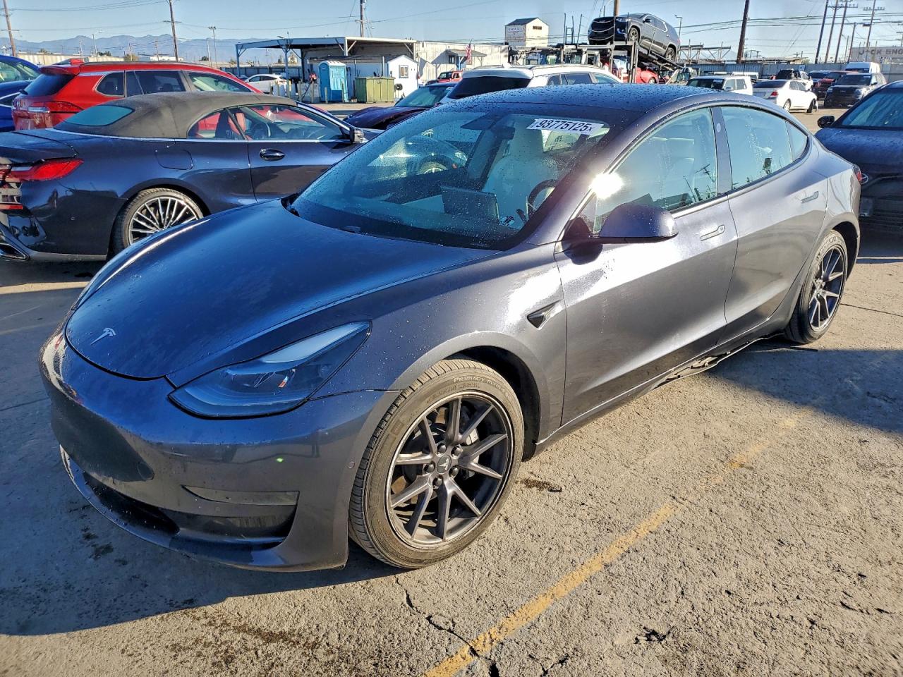 TESLA MODEL 3