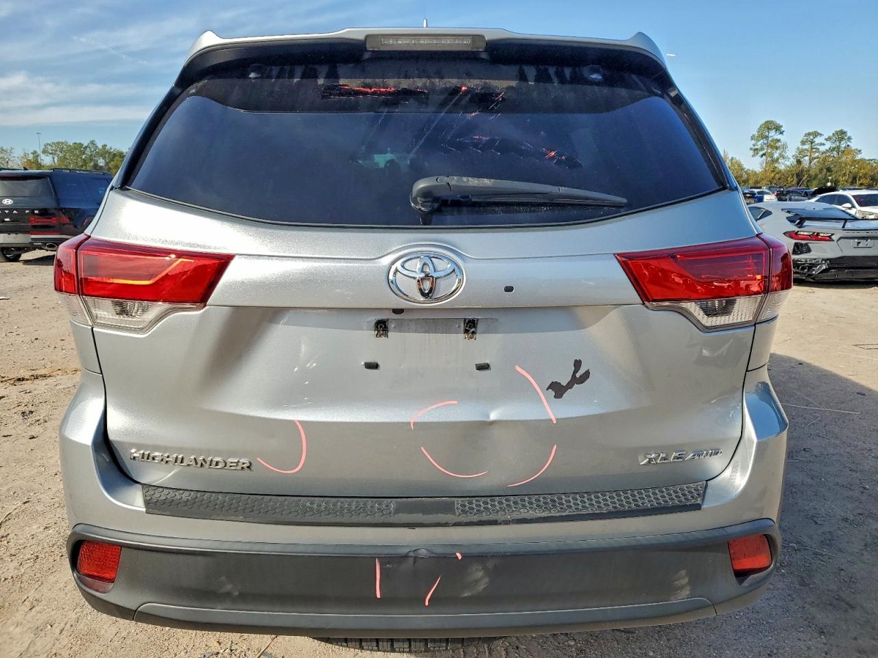 TOYOTA HIGHLANDER SE