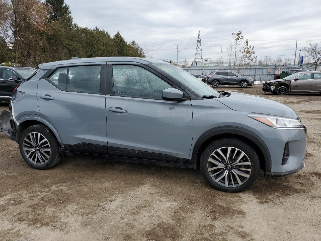 NISSAN KICKS SV