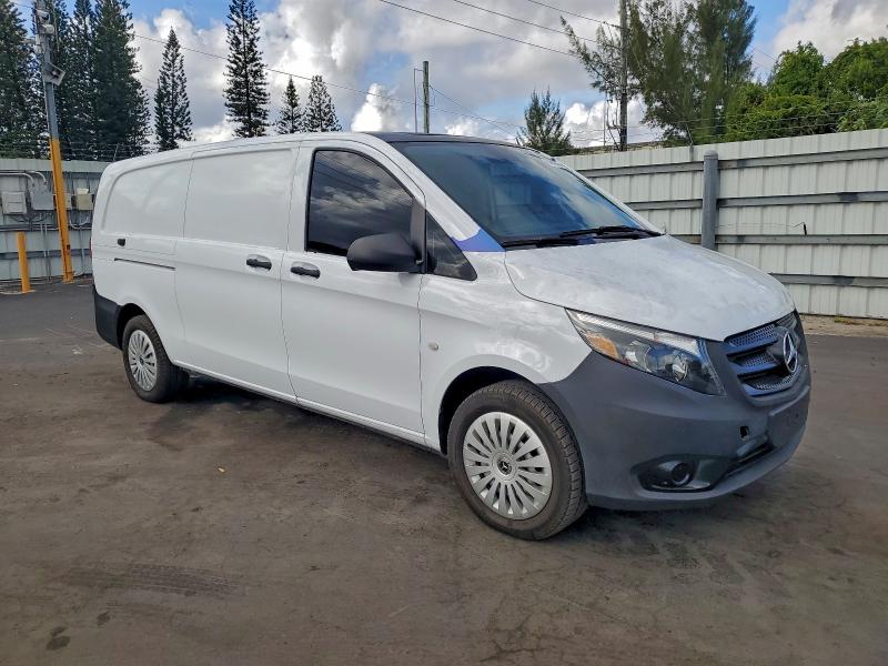 2022 MERCEDES-BENZ METRIS #3301658625