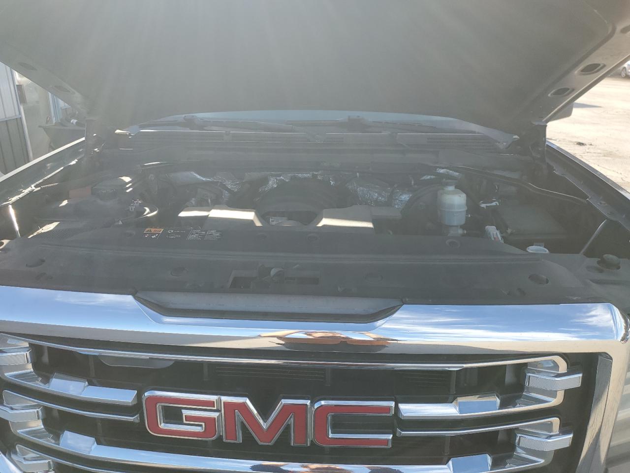 GMC SIERRA C1500 SLT