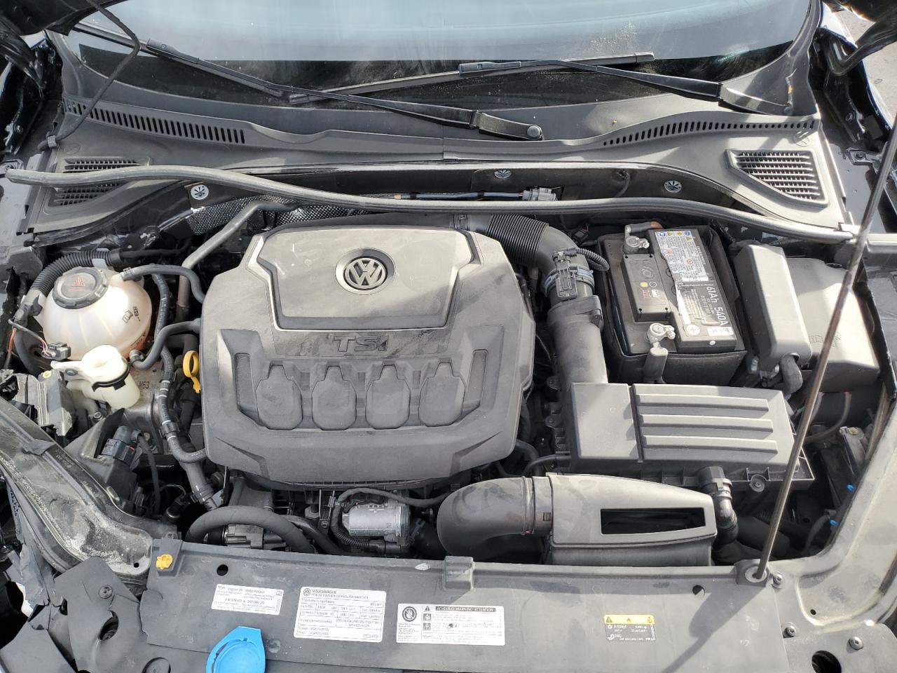 VOLKSWAGEN PASSAT R-LINE