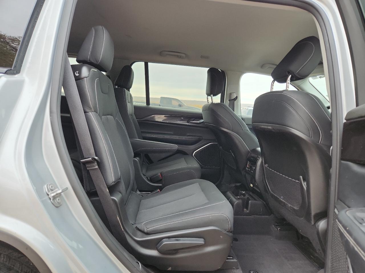 JEEP GRAND CHEROKEE L LAREDO