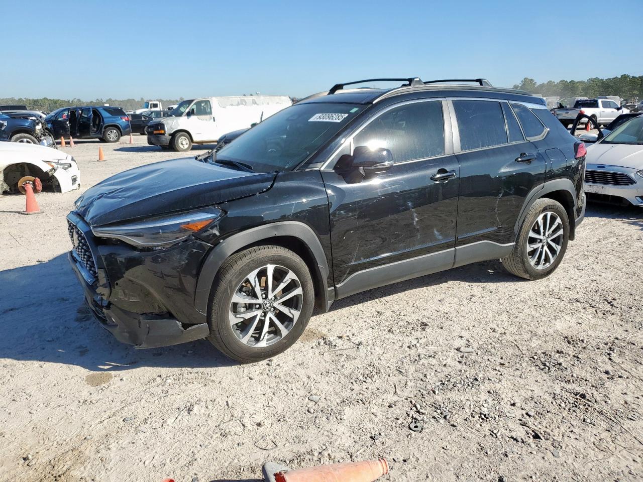 TOYOTA COROLLA CROSS XLE