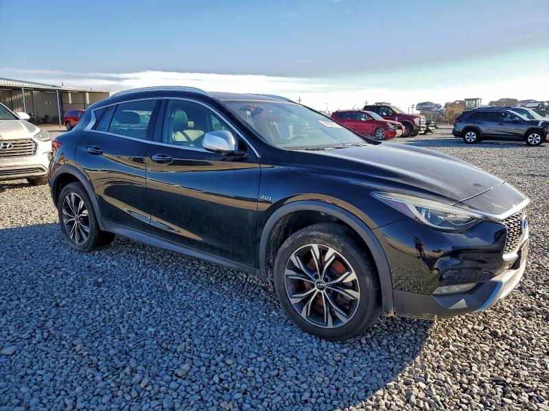 2017 INFINITI QX30 BASE #3297909776