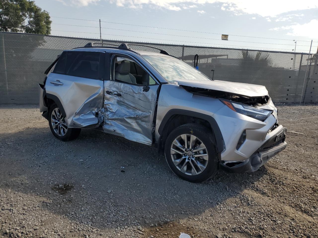 TOYOTA RAV4 XLE PREMIUM