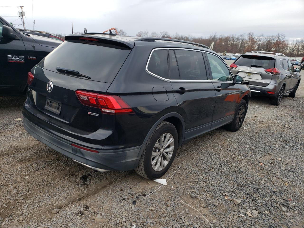 VOLKSWAGEN TIGUAN SE