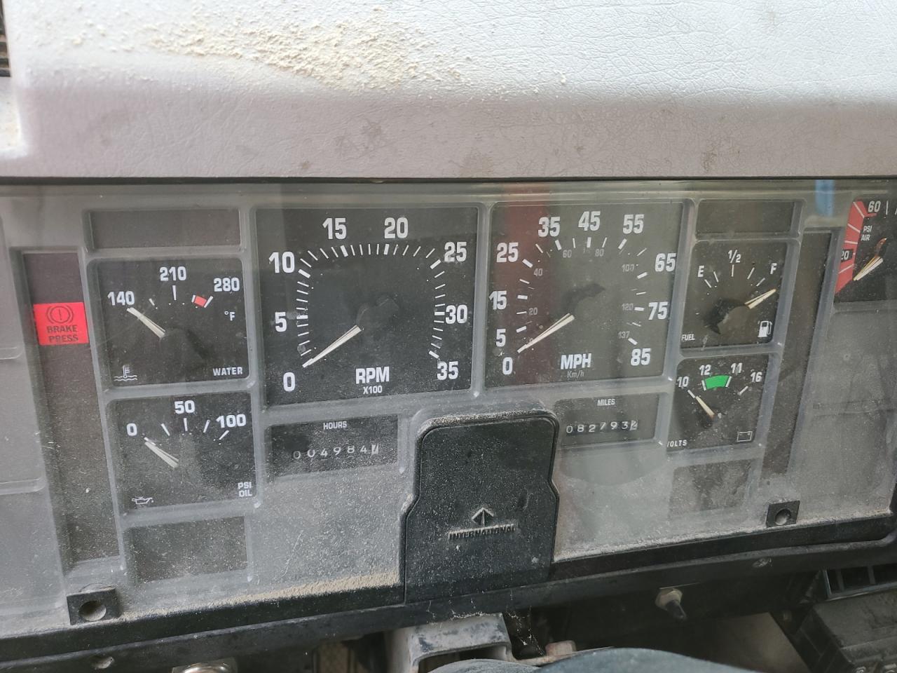 Lot #3291252038 2000 INTERNATIONAL 4000 4900