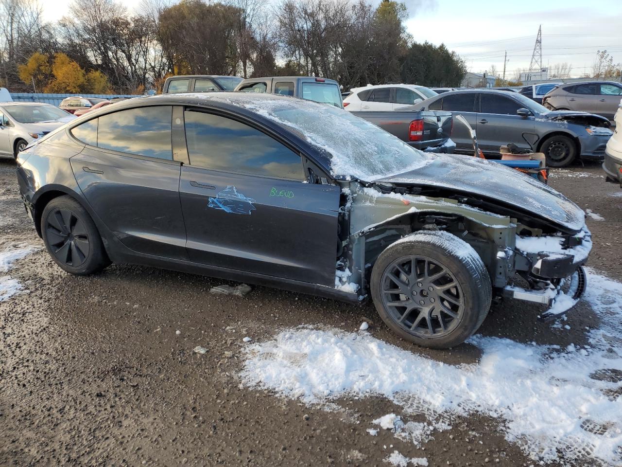TESLA MODEL 3