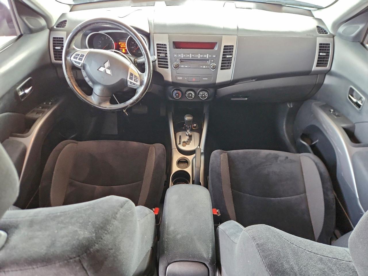 MITSUBISHI OUTLANDER ES