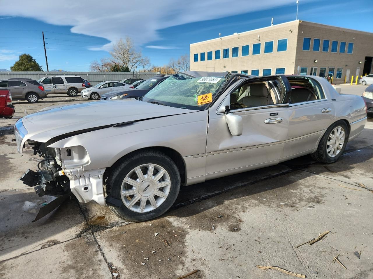LINCOLN TOWN CAR SIGNATURE LIMITED