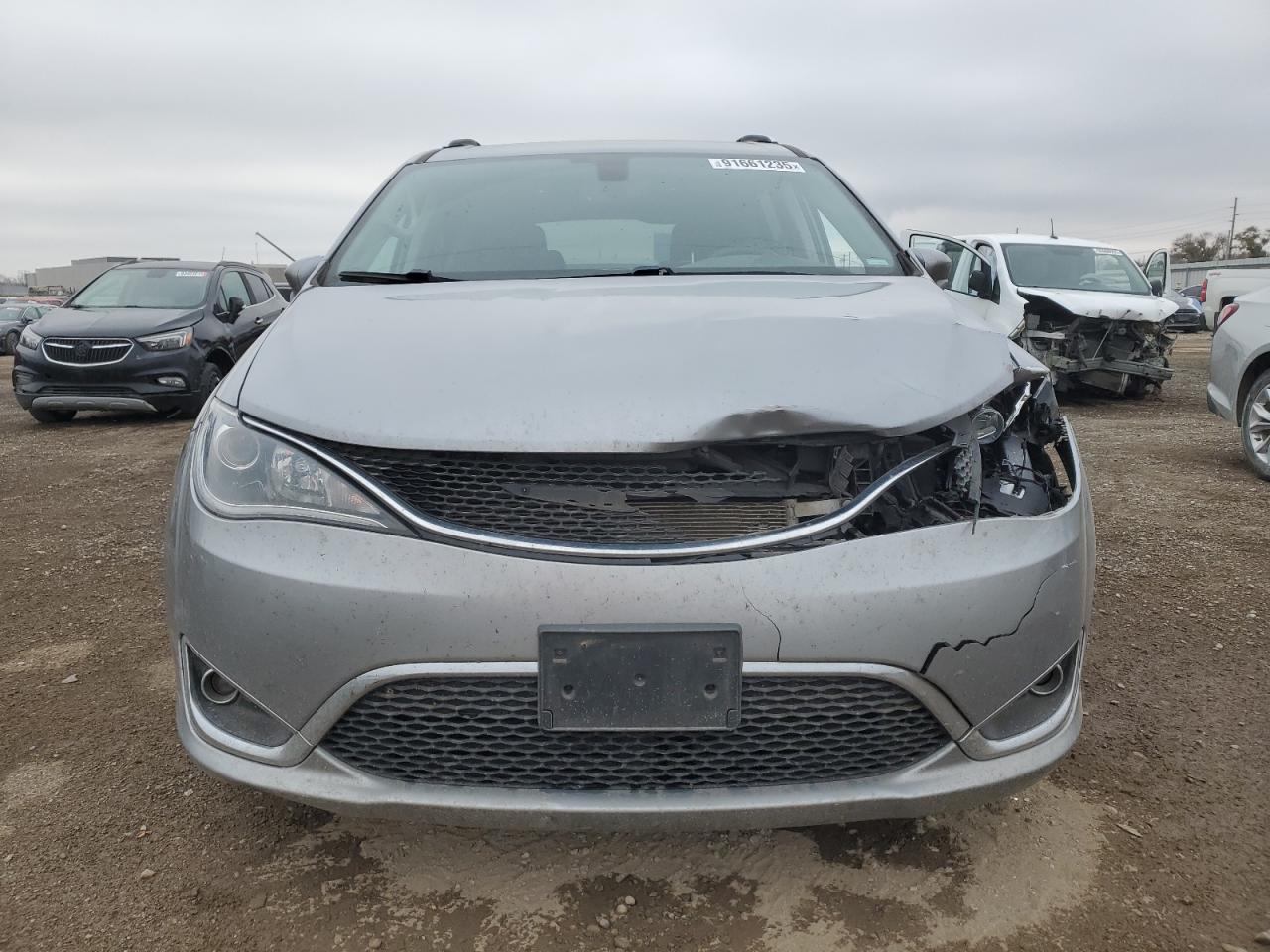 CHRYSLER PACIFICA TOURING L