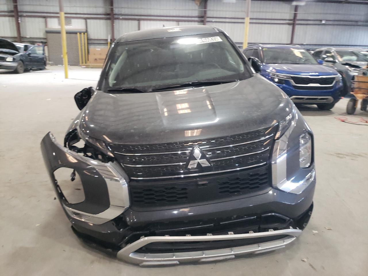 MITSUBISHI OUTLANDER SE