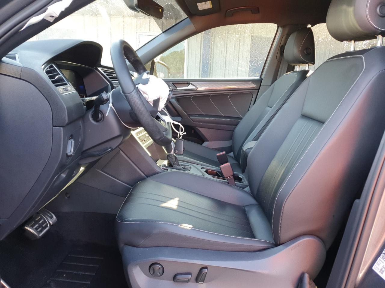 VOLKSWAGEN TIGUAN SE R-LINE BLACK