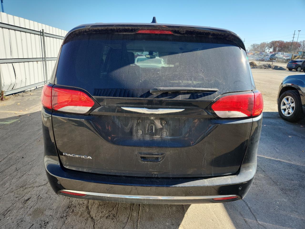 CHRYSLER PACIFICA TOURING L