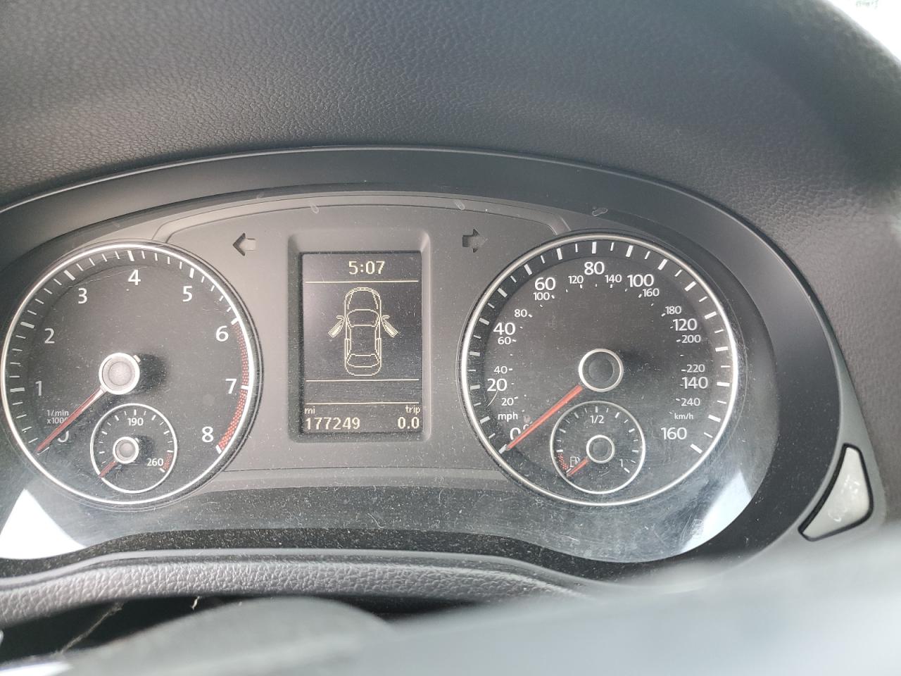 VOLKSWAGEN PASSAT SE