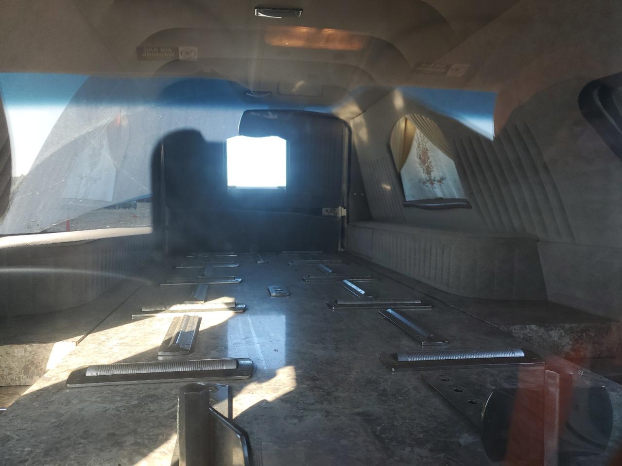 Lot #3297987078 2003 LINCOLN TOWN CAR E