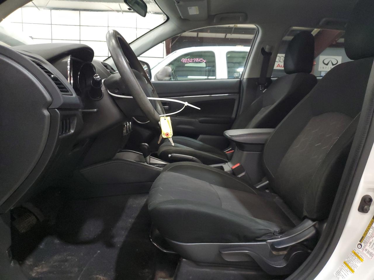 MITSUBISHI OUTLANDER ES