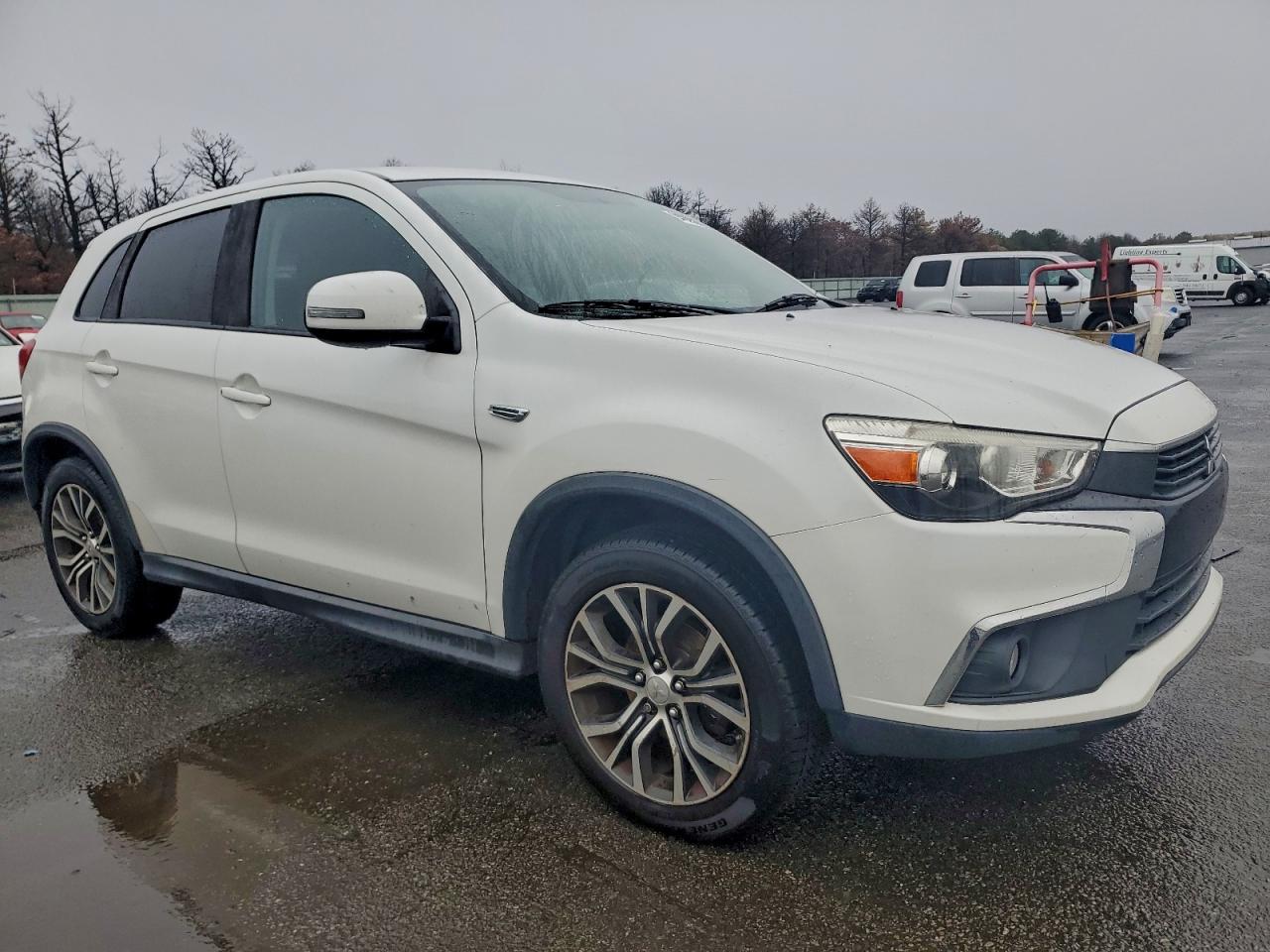 MITSUBISHI OUTLANDER ES