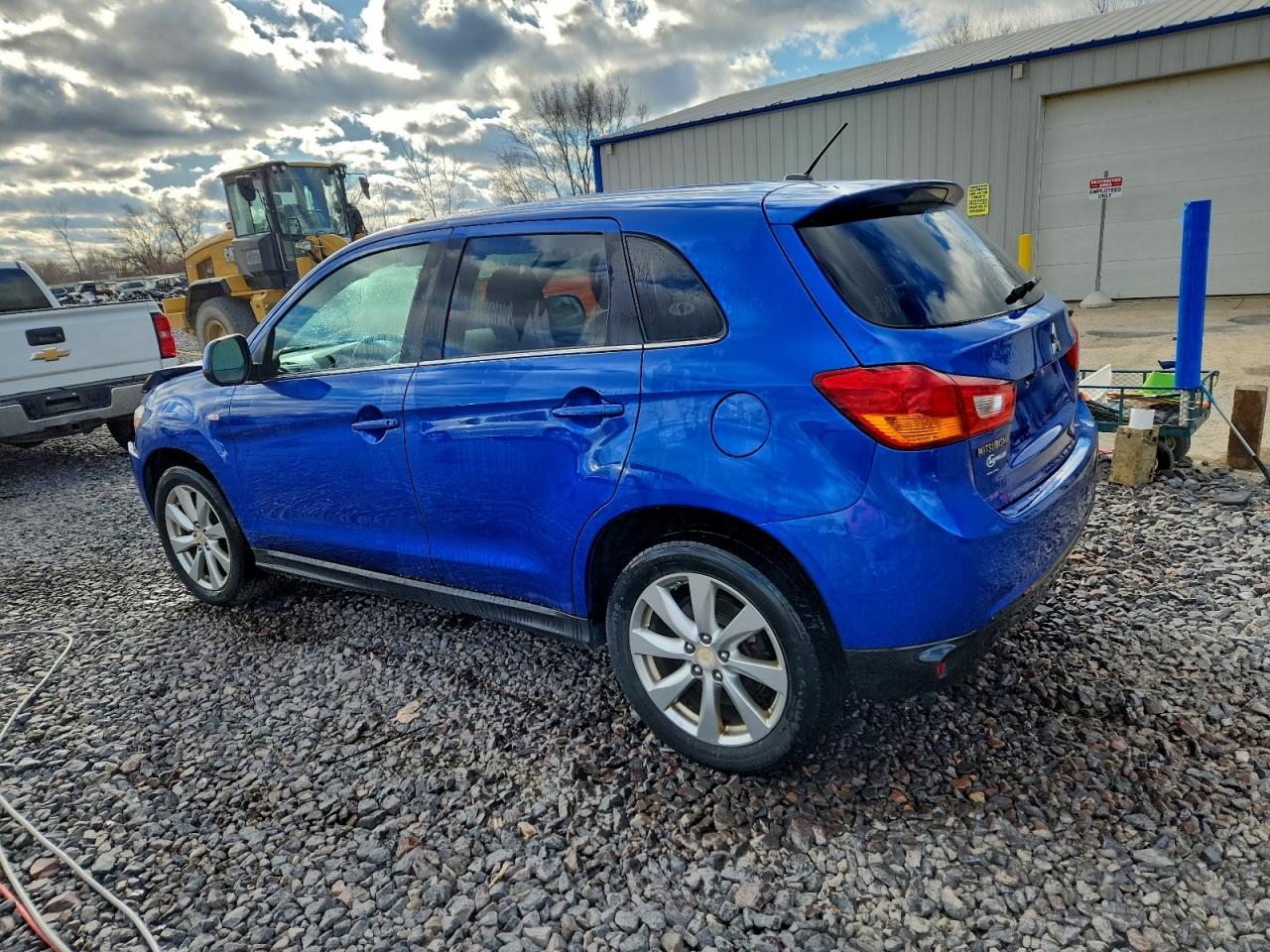 MITSUBISHI OUTLANDER SE