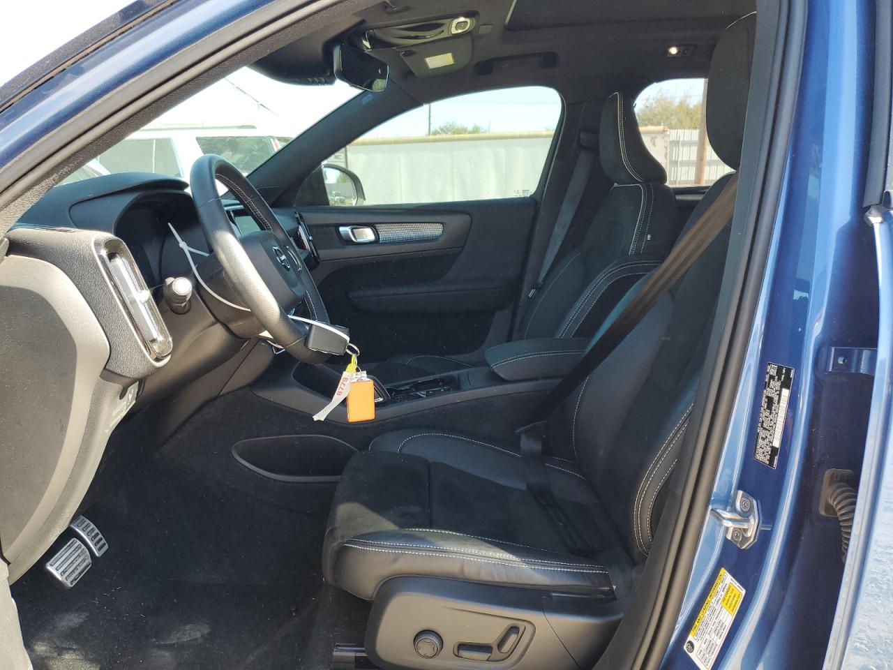 VOLVO XC40 T5 R-DESIGN