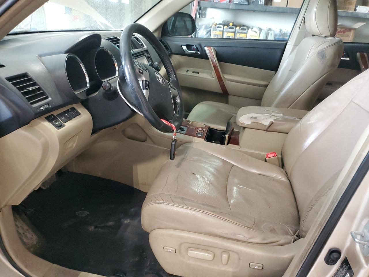 TOYOTA HIGHLANDER LIMITED