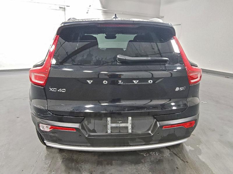 2025 VOLVO XC40 CORE #3304006643