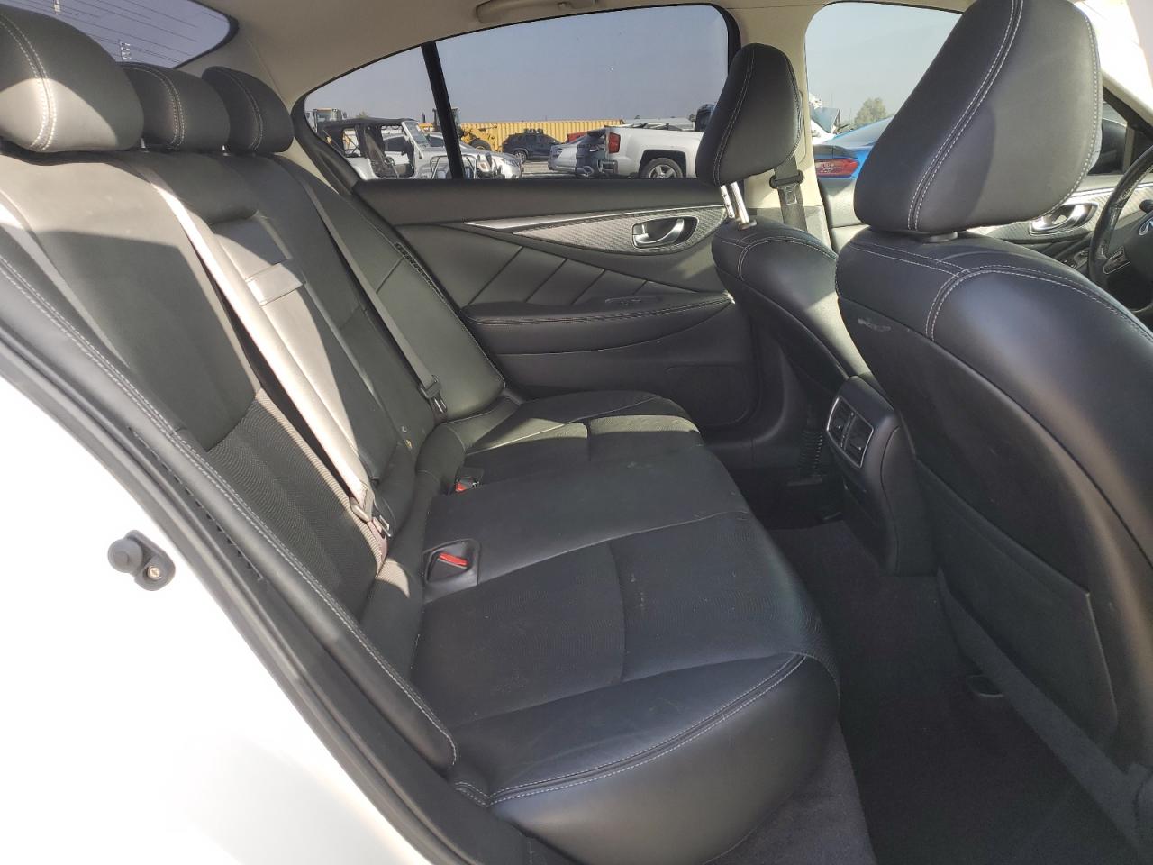 INFINITI Q50 HYBRID PREMIUM