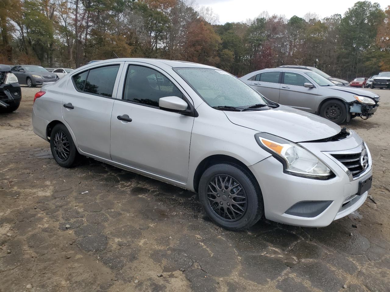 NISSAN VERSA S