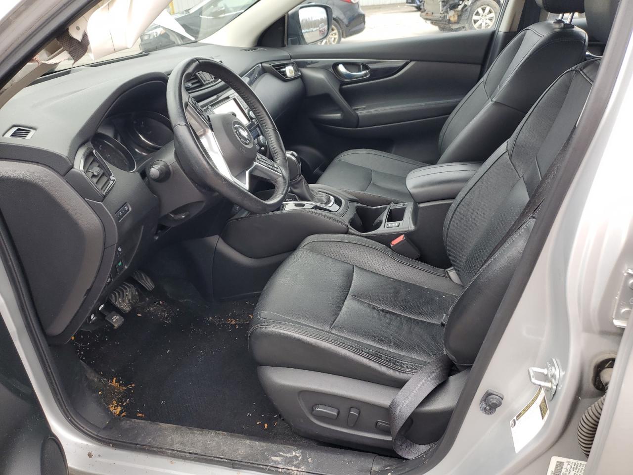 NISSAN ROGUE SPORT S