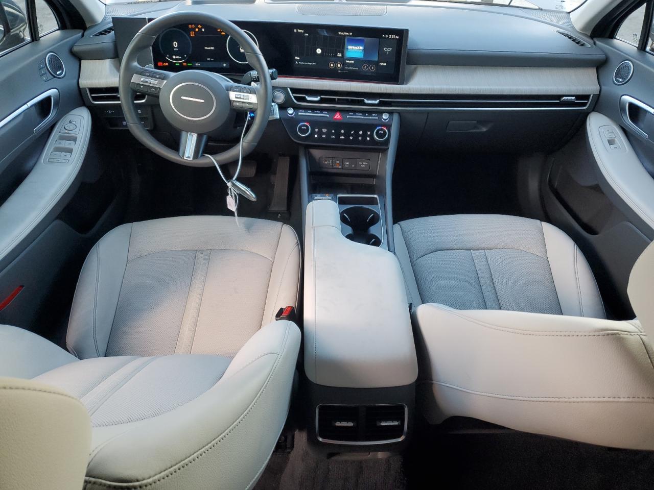 HYUNDAI SONATA HYBRID