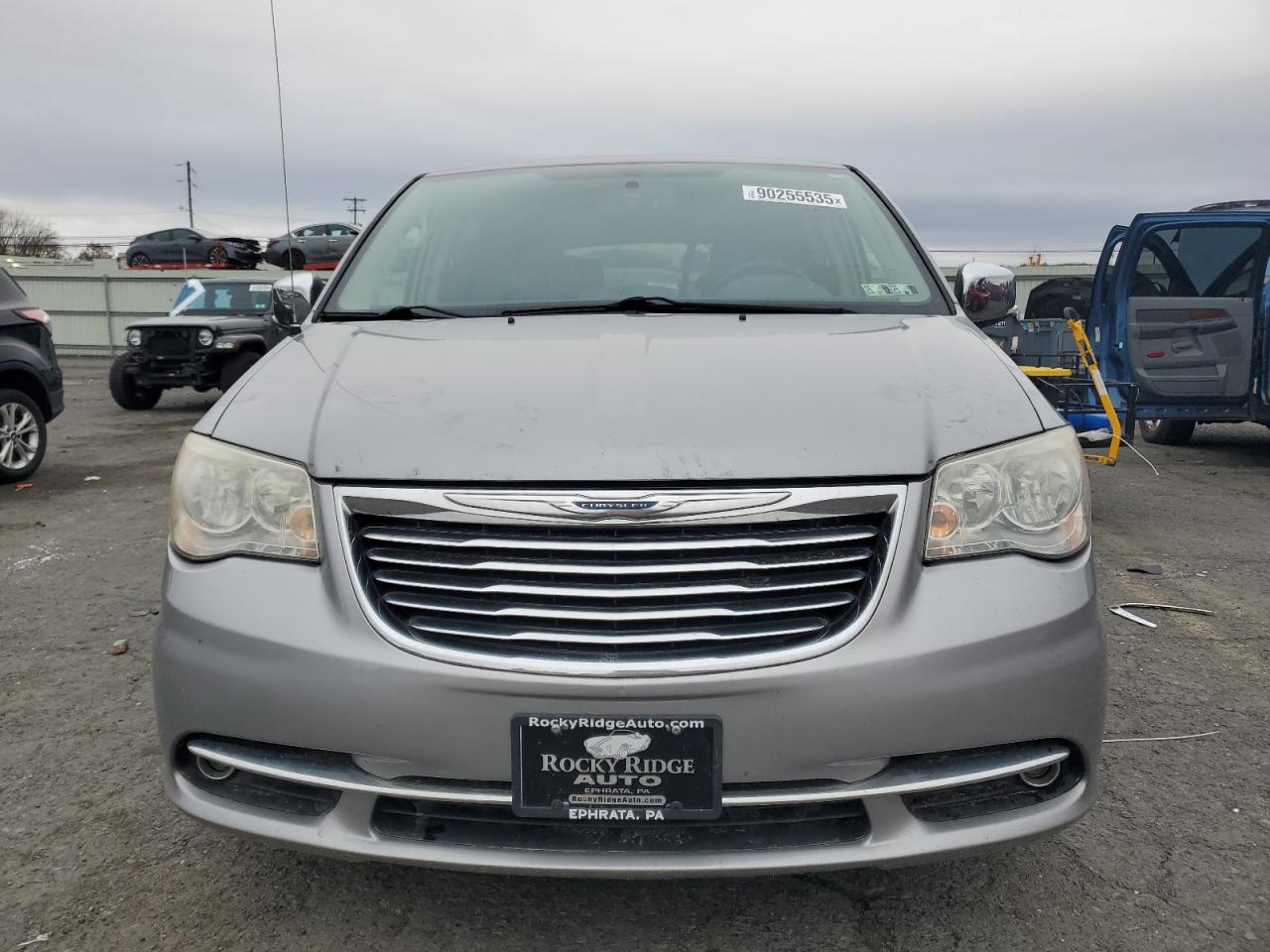 CHRYSLER TOWN & COUNTRY TOURING L