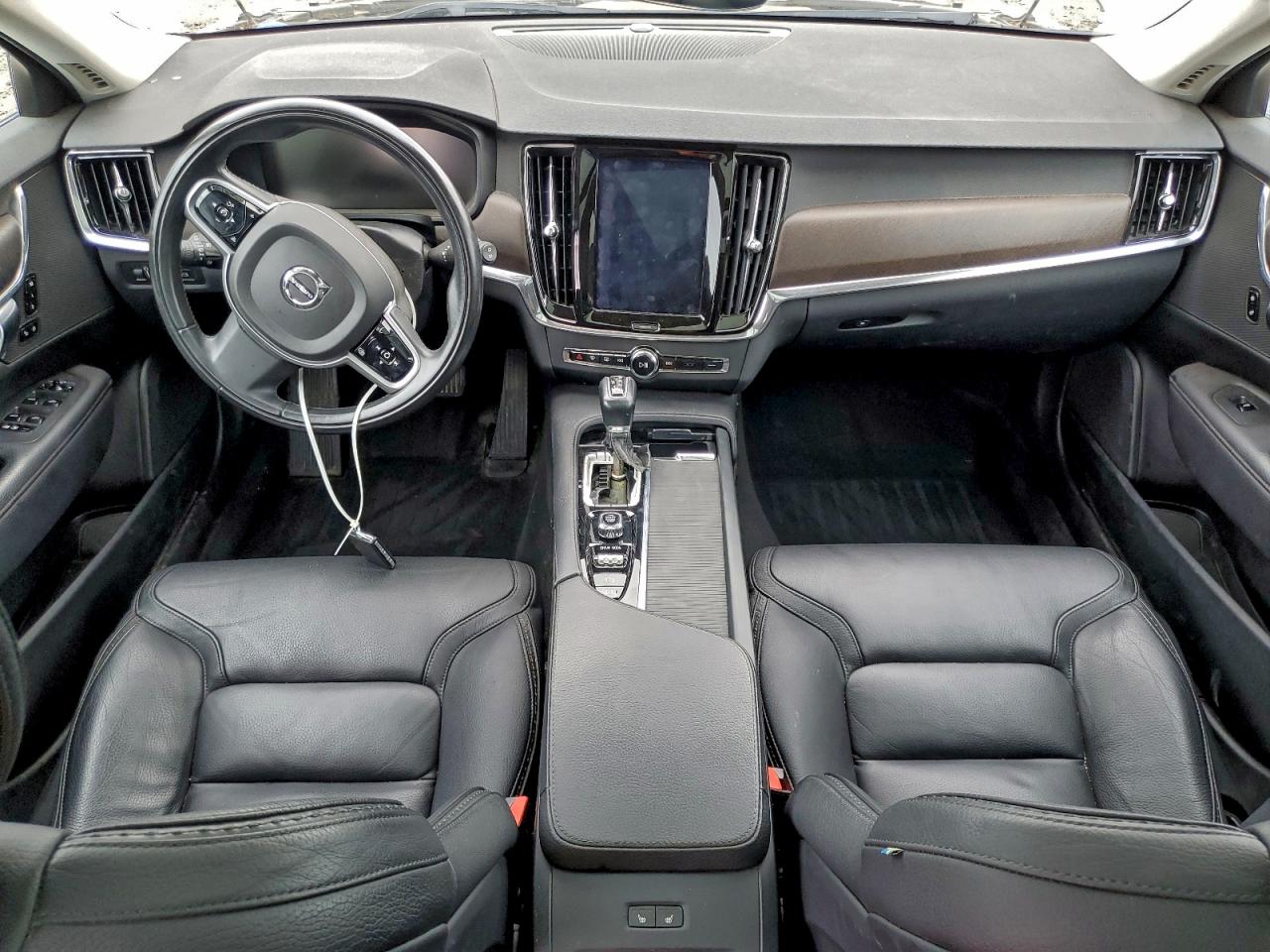 VOLVO V90 T5 MOMENTUM