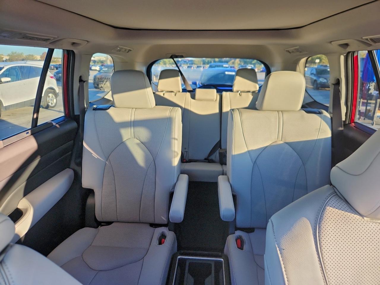 TOYOTA HIGHLANDER LE