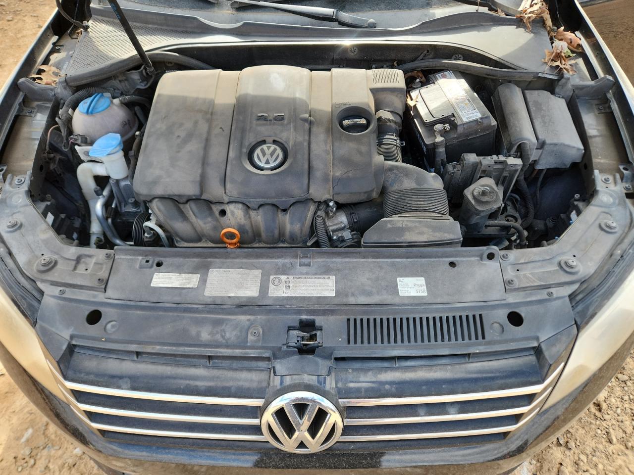 VOLKSWAGEN PASSAT SE