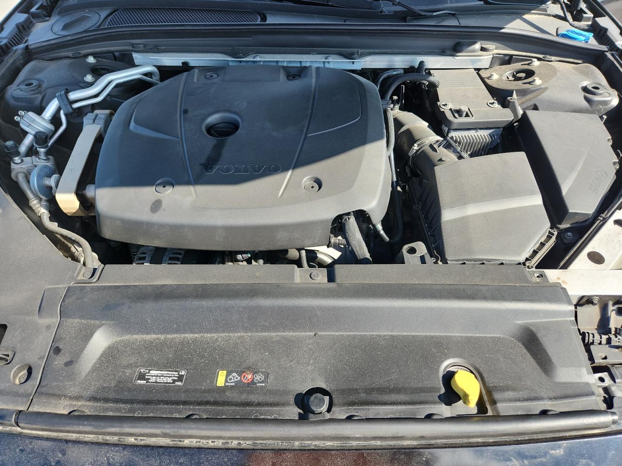 VOLVO S90 T5 MOMENTUM