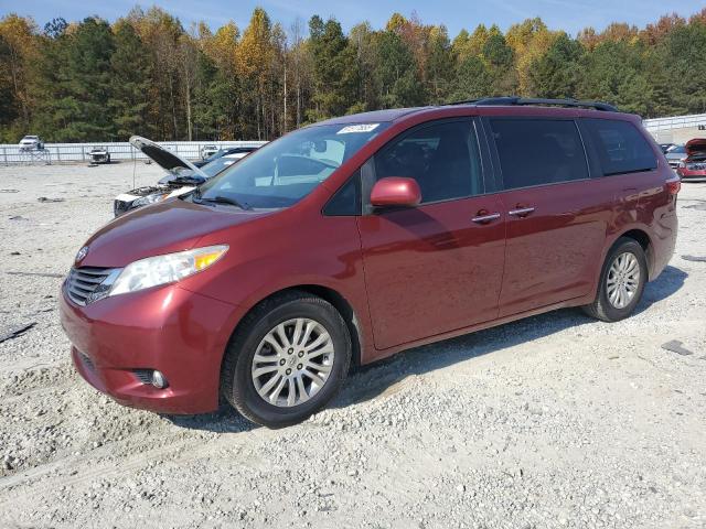 Global Auto Auctions: 2015 TOYOTA SIENNA XLE