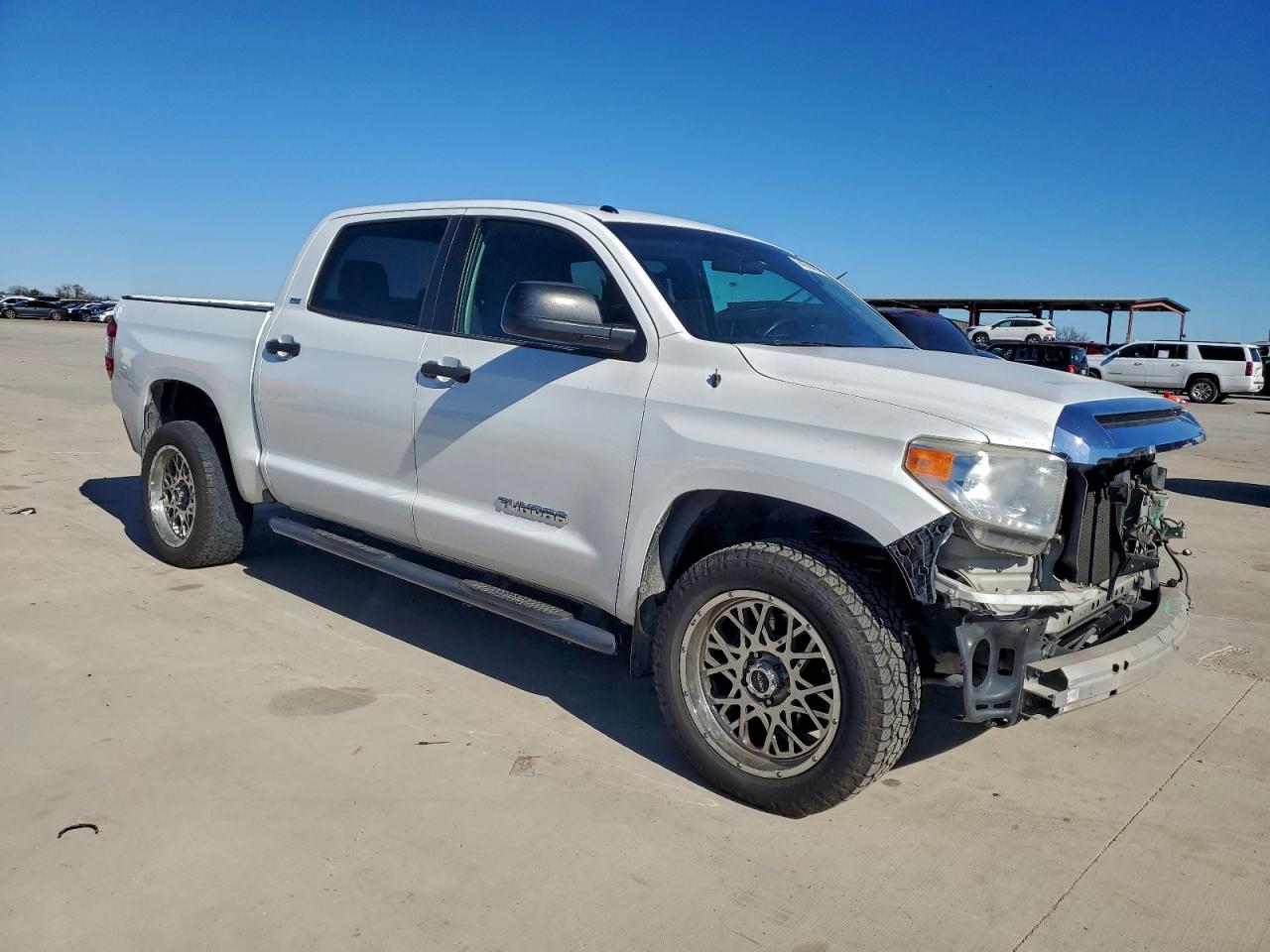TOYOTA TUNDRA CREWMAX SR5