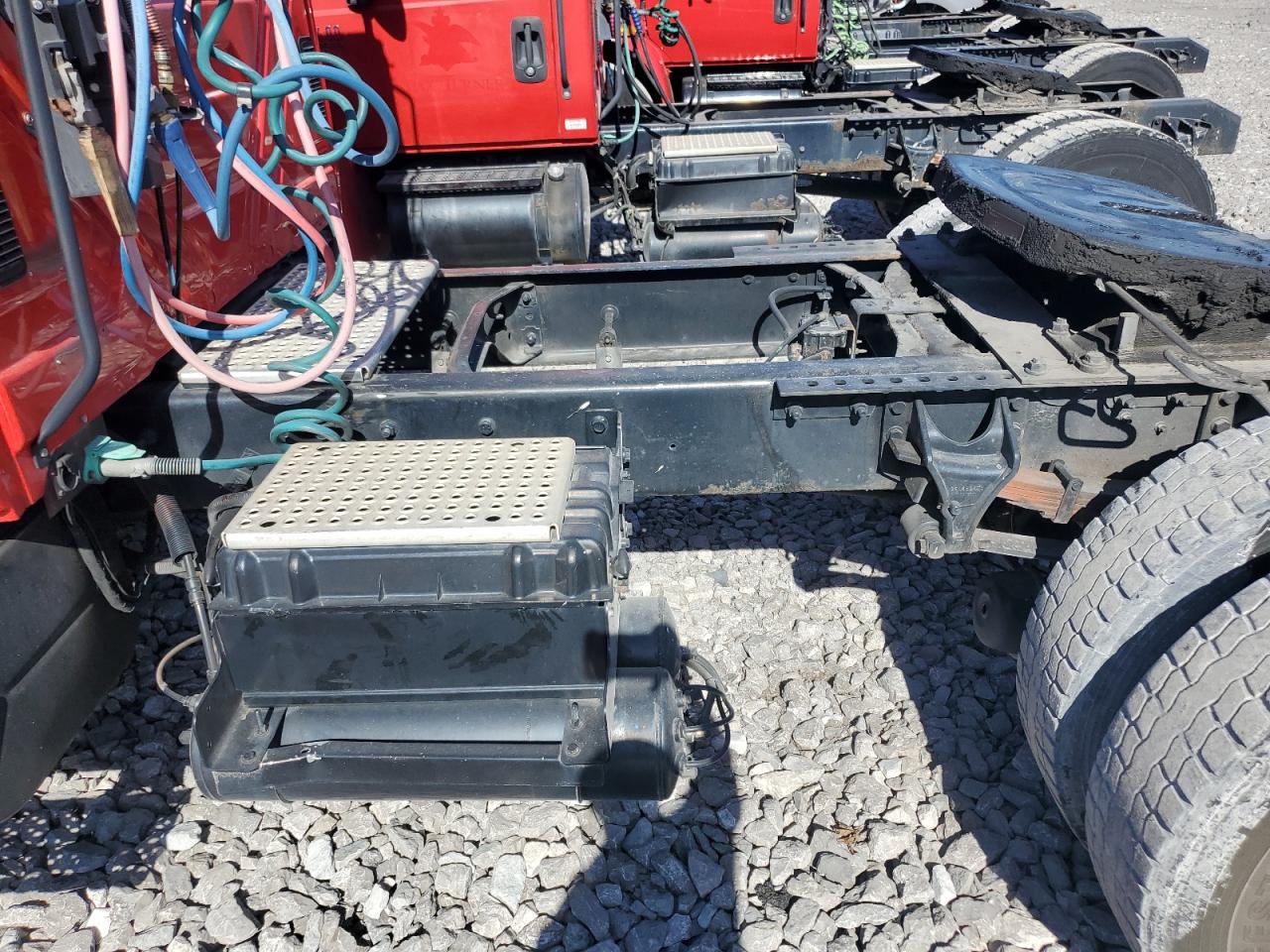 Lot #3285733708 2002 INTERNATIONAL 4400