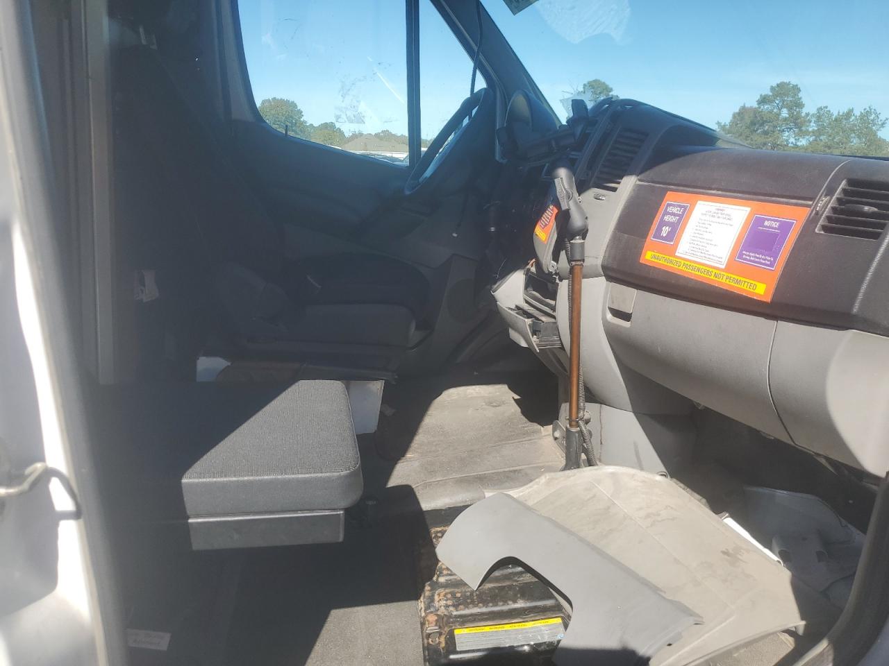 MERCEDES-BENZ SPRINTER 2500