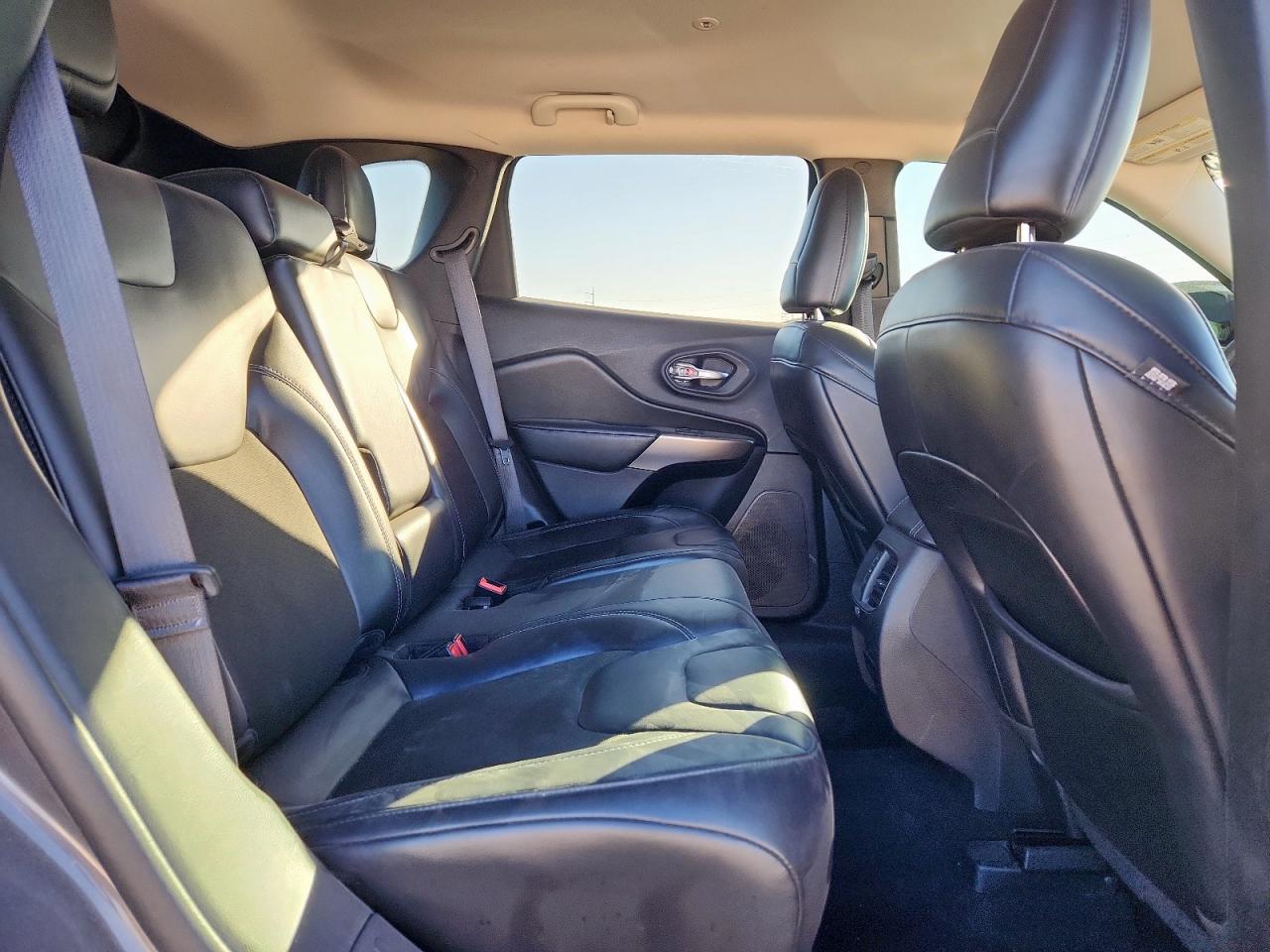 JEEP GRAND CHEROKEE LATITUDE PLUS