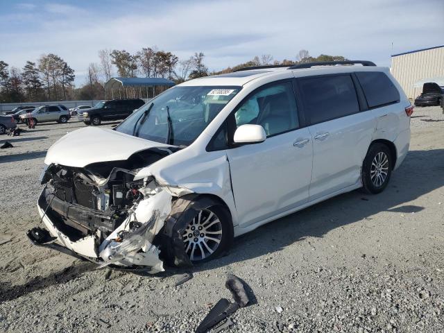 2018 TOYOTA SIENNA XLE #3292547680