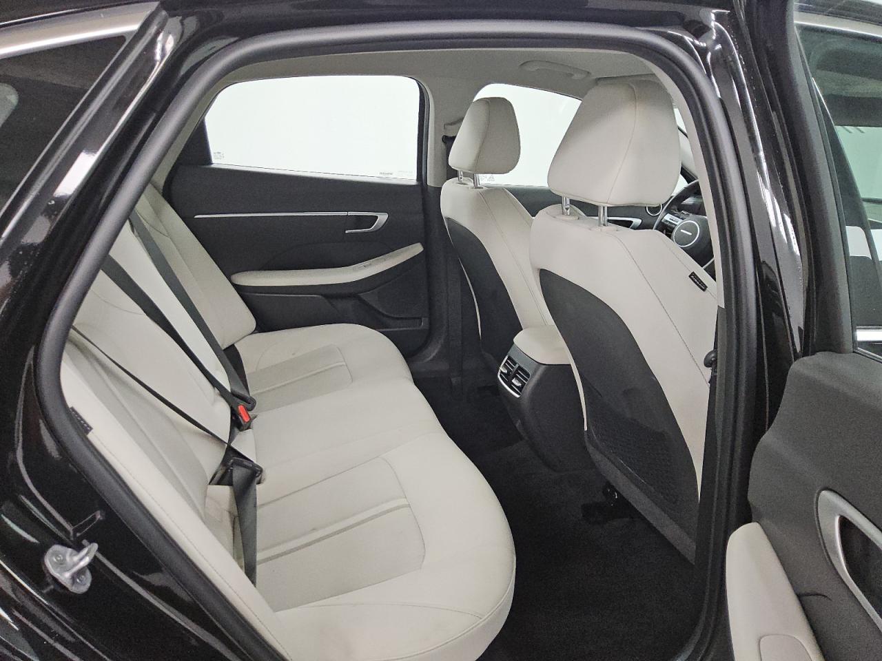 HYUNDAI SONATA HYBRID