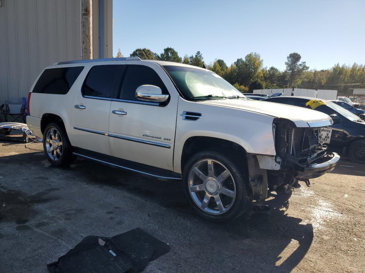 CADILLAC ESCALADE ESV LUXURY