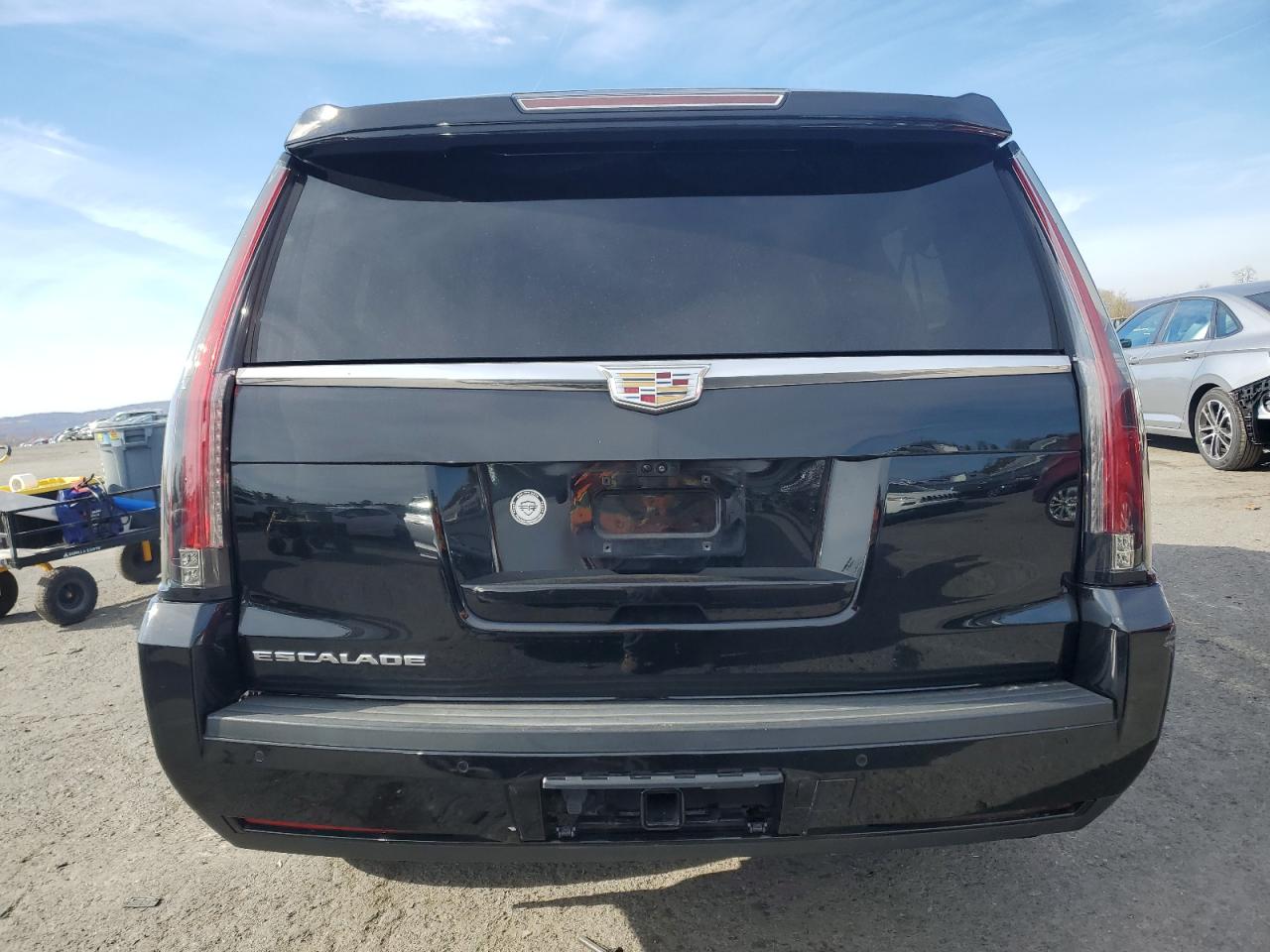 CADILLAC ESCALADE ESV LUXURY