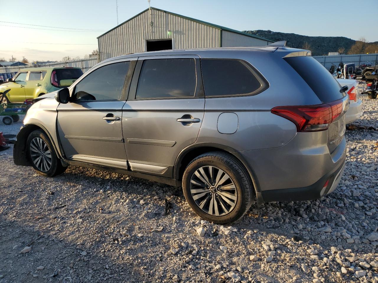 MITSUBISHI OUTLANDER ES