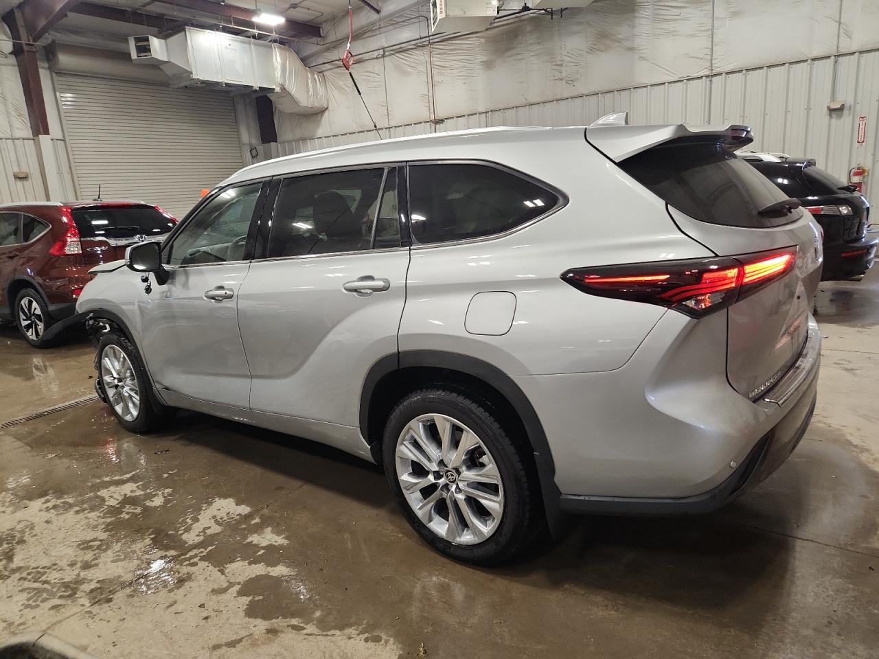 TOYOTA HIGHLANDER LE