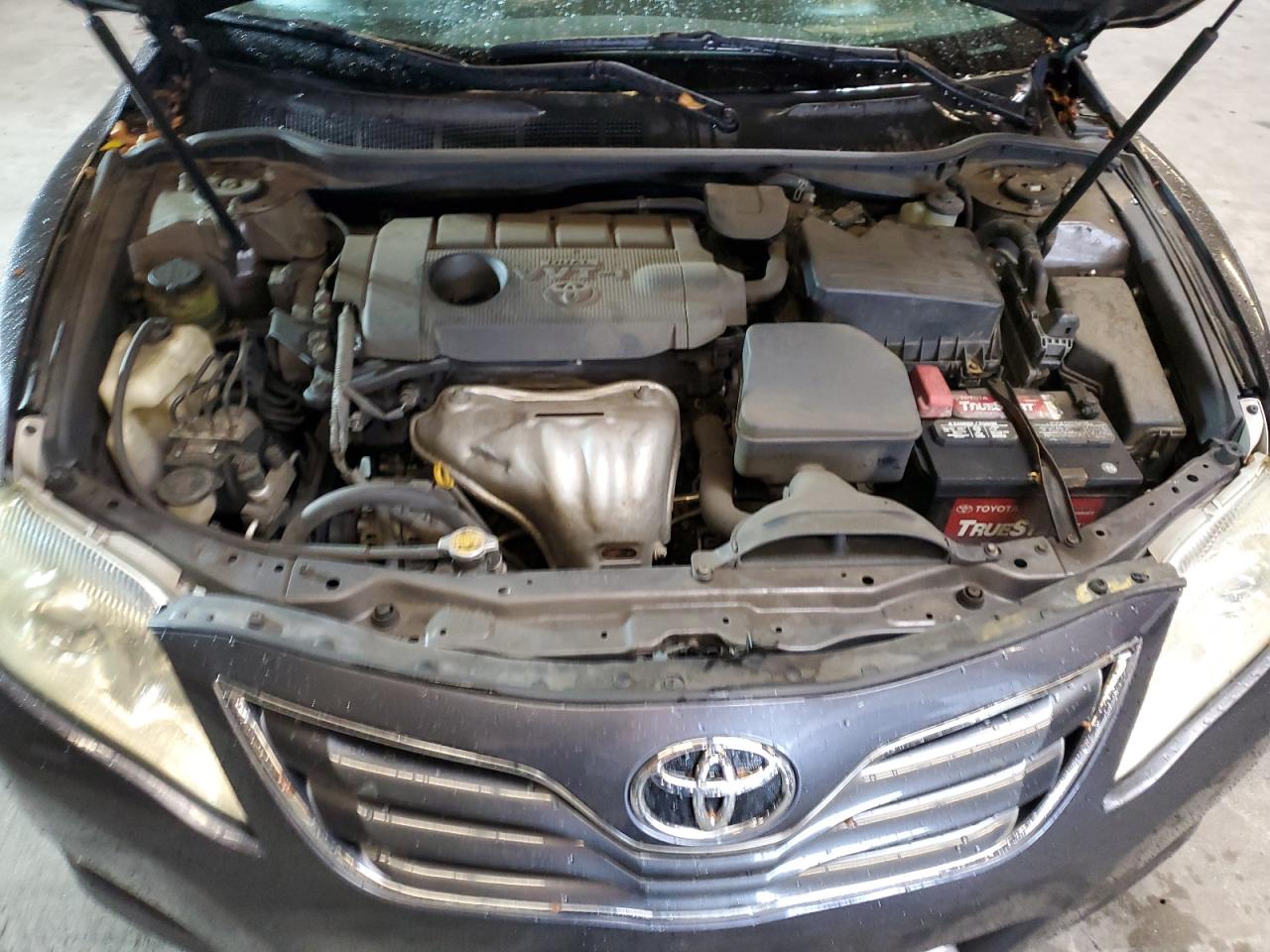 TOYOTA CAMRY BASE